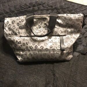 Tahiti gray leopard print bag with handles and shoulder strap in/outside zip